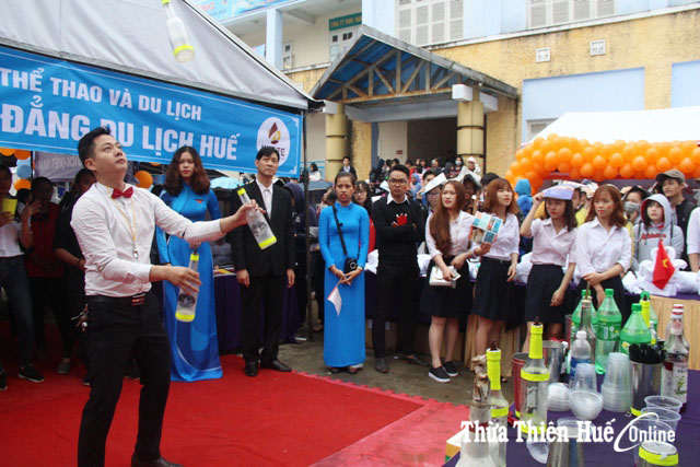 Hơn 5 000 học sinh tham gia tư vấn tuyển sinh - hướng nghiệp