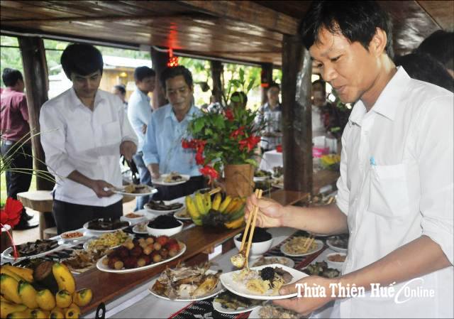 Hồng Hạ giảm nghèo