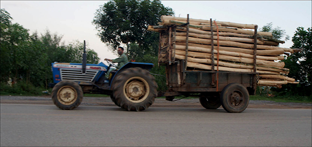 Sớm chấn chỉnh tình trạng máy cày kéo rơ moóc chở hàng