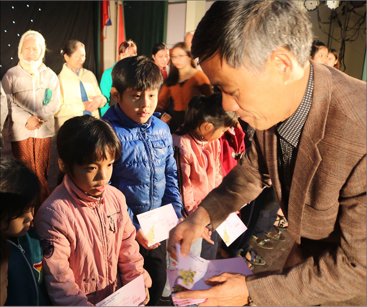 “Trẻ em vui xuân, người già ấm tết” ở Hương Thủy Không ai bị bỏ lại