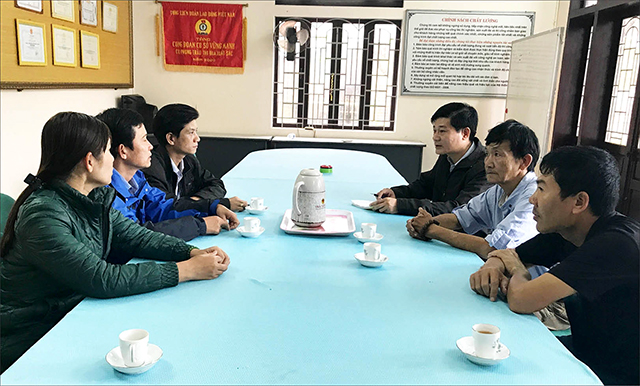 Chờ thưởng tết…