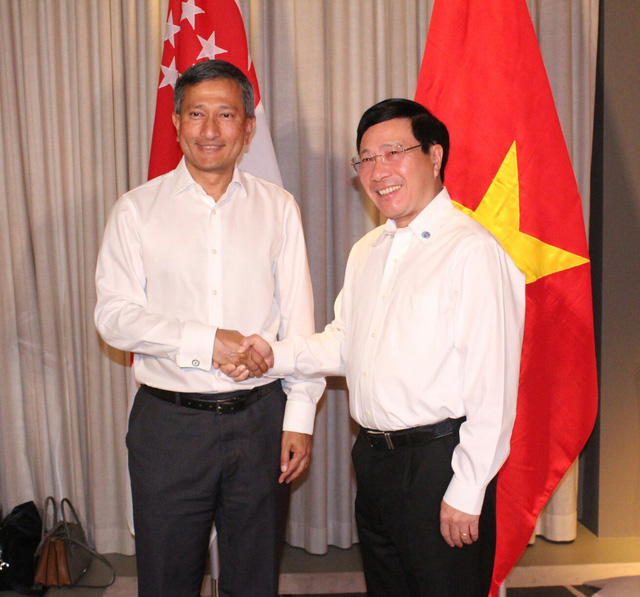 Phó Thủ tướng gặp Ngoại trưởng Singapore, Malaysia bên lề hội nghị ASEAN