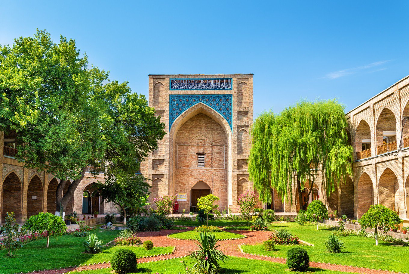 Uzbekistan nới lỏng quy định xin cấp thị thực cho nhiều quốc gia