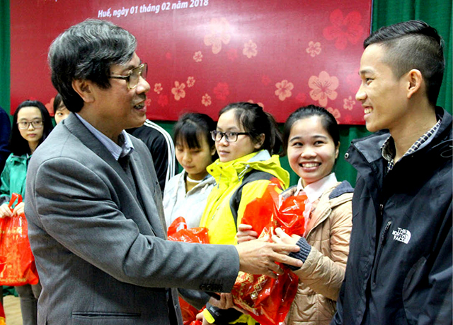 Những phần quà tết “bất ngờ”