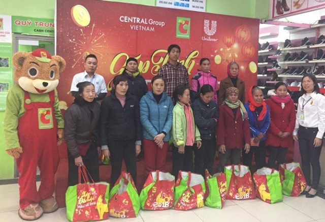Big C và Central Group Việt Nam trao 3 600 phần quà cho người nghèo