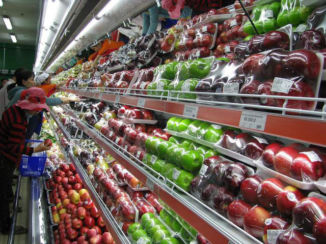 Tết Mậu Tuất Dân chi 126 tỷ đồng mỗi ngày để hoa quả ngoại ăn Tết