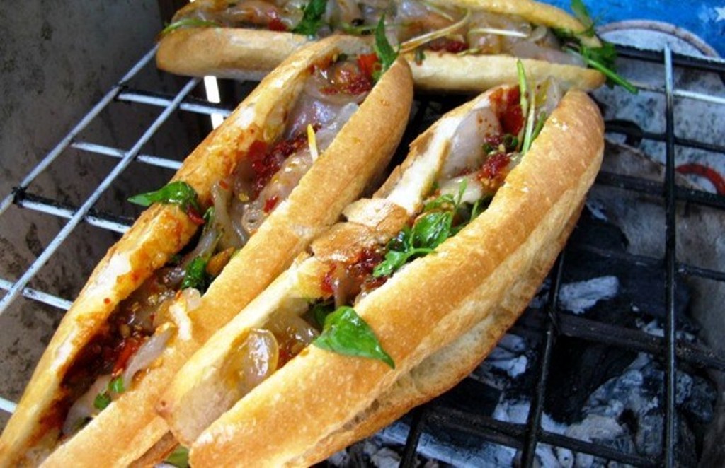 Bánh mì chuẩn vị Huế