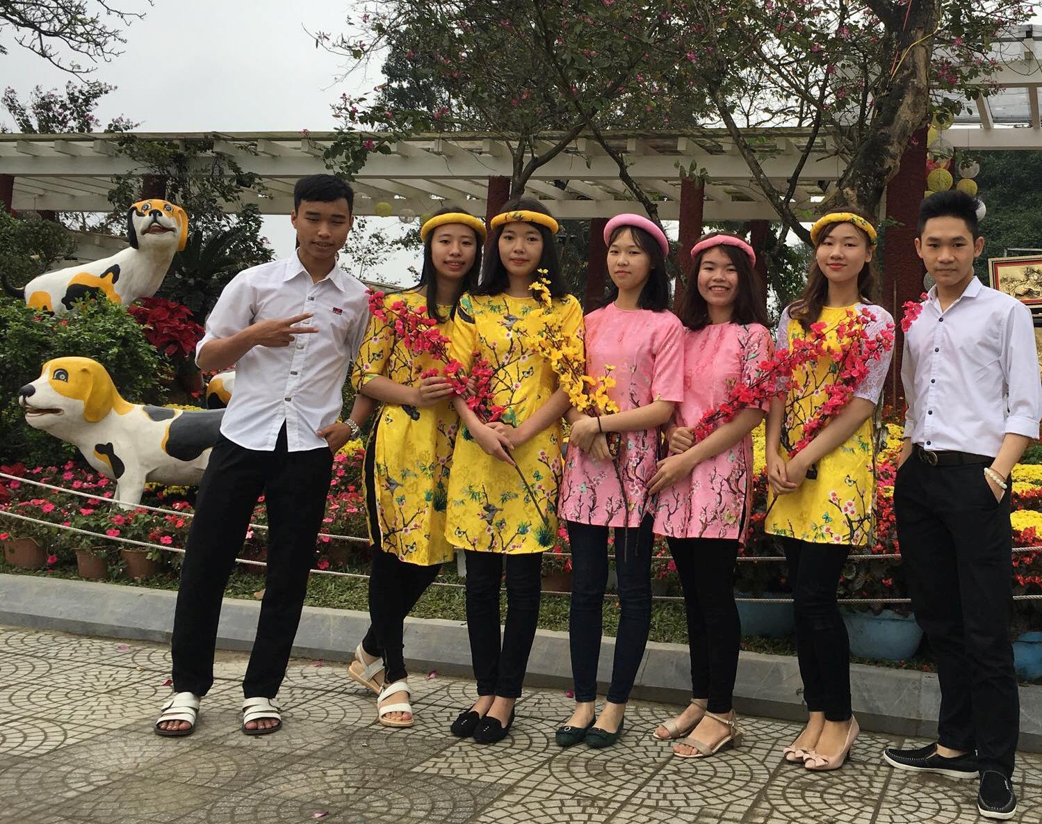 Sắc xuân về muôn nơi