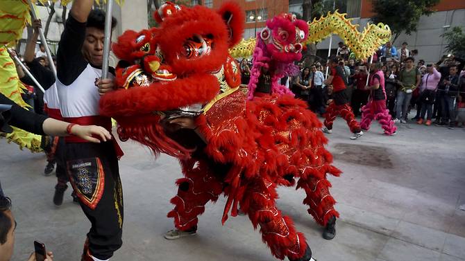 Thế giới đón chào năm mới Mậu Tuất 2018