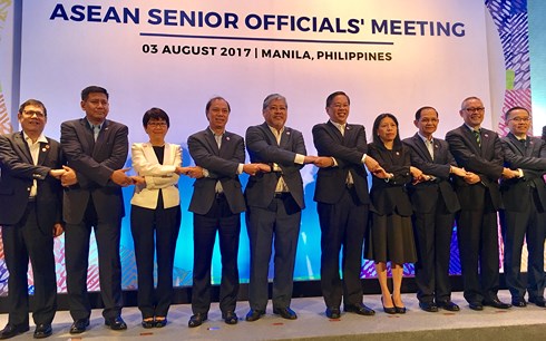 Việt Nam có thể hài lòng với những gì cho đi và nhận lại trong ASEAN