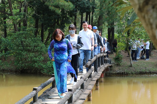 Du xuân Huyền Không Sơn Thượng