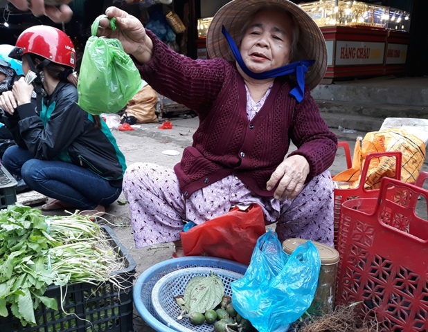 Bán mua cái lộc đầu năm