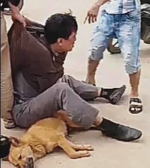 Người dân truy bắt một đối tượng trộm chó