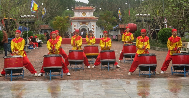 Khai hội Đền Huyền Trân