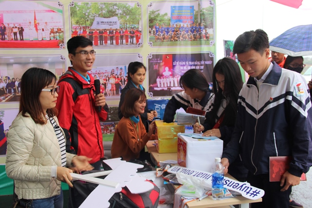 Đại học Huế tư vấn tuyển sinh – hướng nghiệp tại Quảng Trị