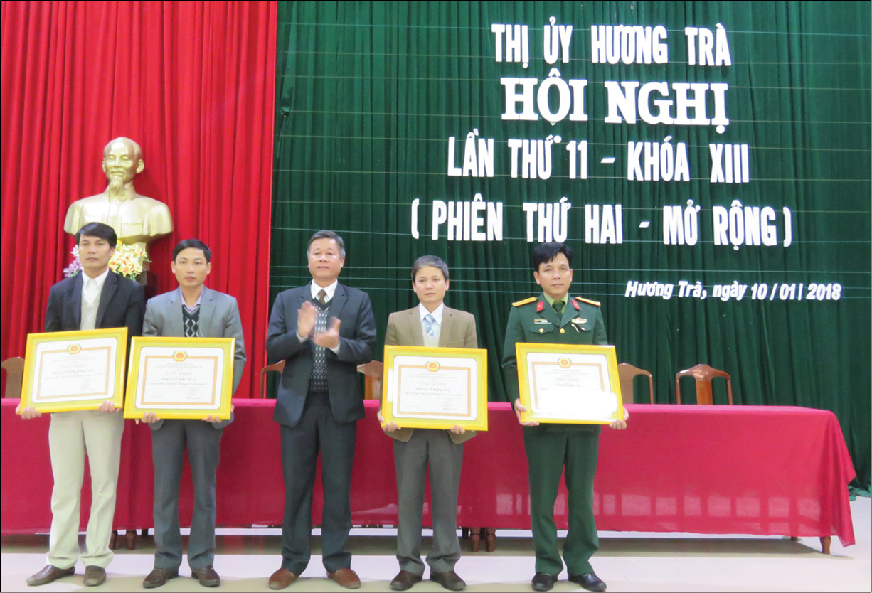 Đảng bộ xã Hương Toàn Lần đầu đạt danh hiệu trong sạch, vững mạnh tiêu biểu