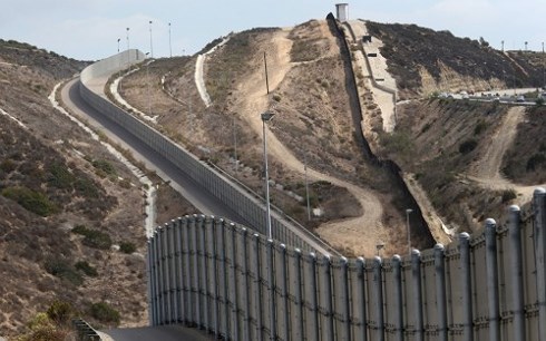 Mỹ chưa vội xây phần bức tường biên giới với Mexico ở California