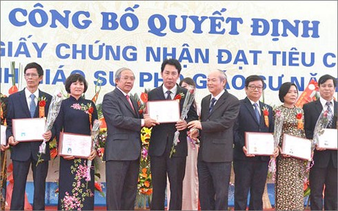 Tranh luận GS, PGS nên là chức danh khoa học hay nhà giáo
