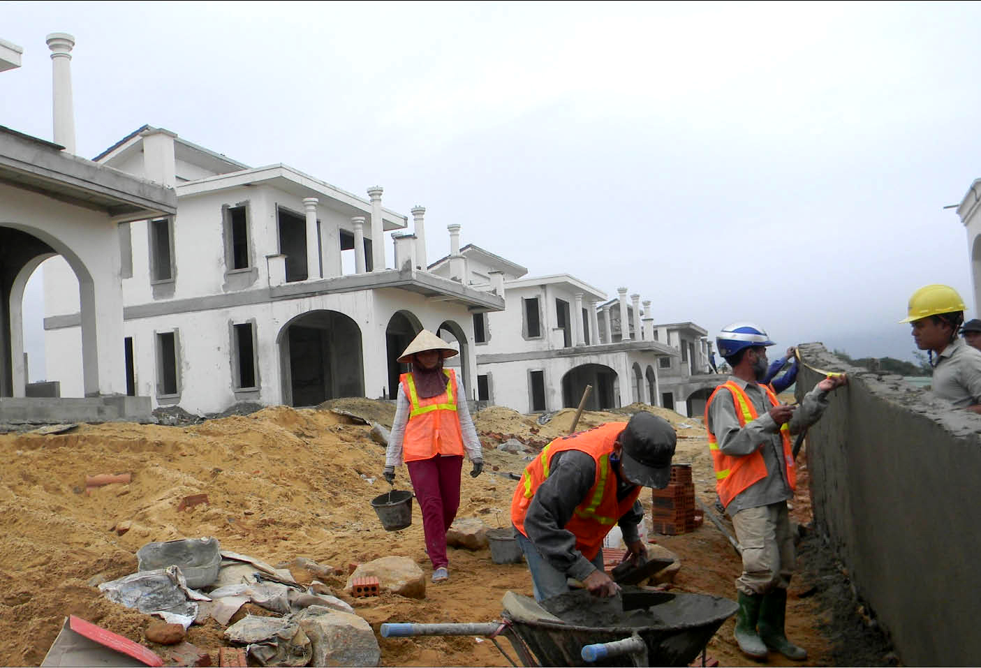 Sôi động Chân Mây-Lăng Cô