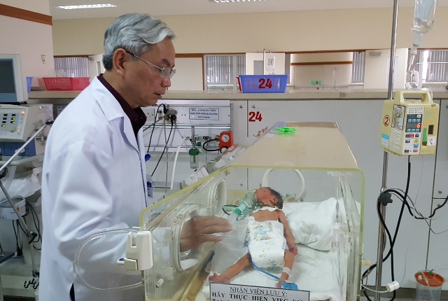 Cứu sống trẻ sơ sinh bị teo thực quản bẩm sinh