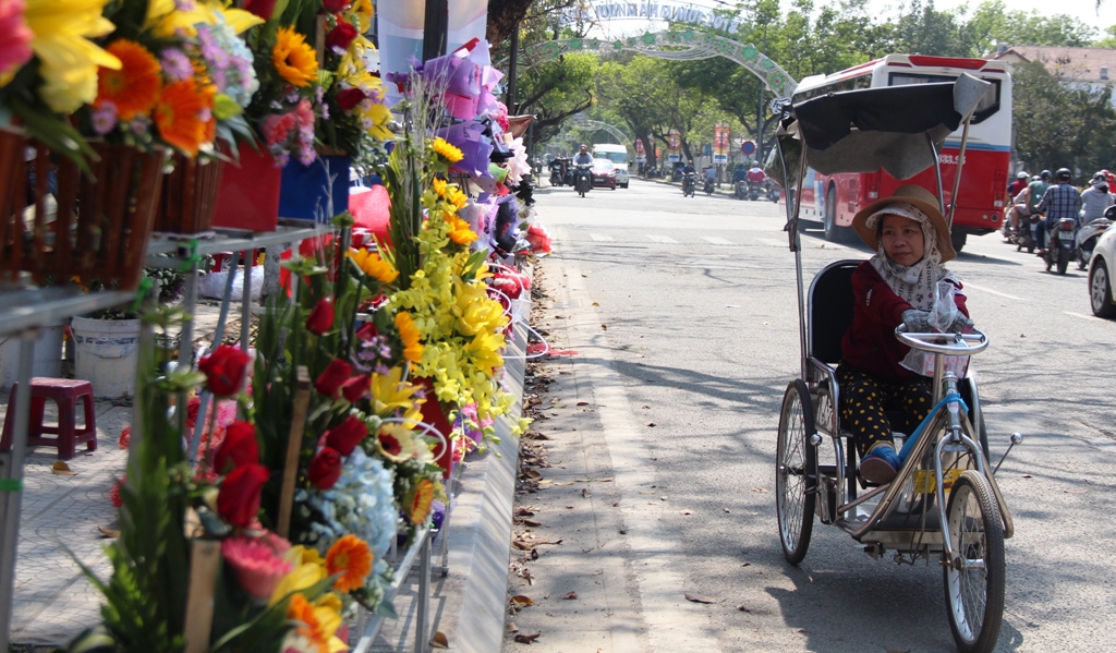 Những “bóng hồng” tần tảo mưu sinh