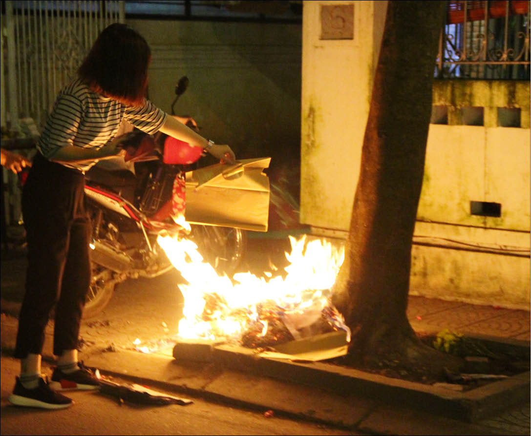 Cấm rải, đốt vàng mã Xử lý chưa đồng bộ