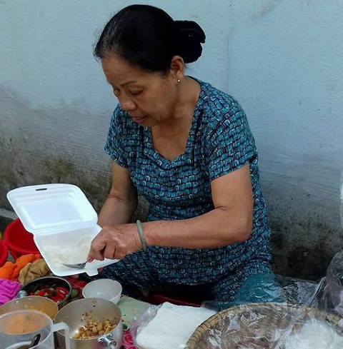 8 3 đâu chỉ có hoa và quà