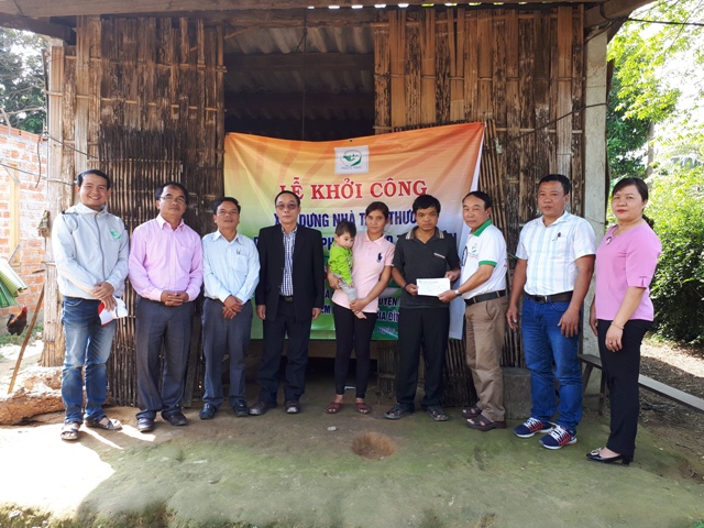 Khởi công hai nhà tình thương tại Nam Đông do Quỹ từ thiện Phuc’s Fond hỗ trợ