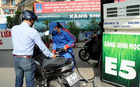 Tăng hấp dẫn của xăng E5, không nên đưa xăng RON92 trở lại