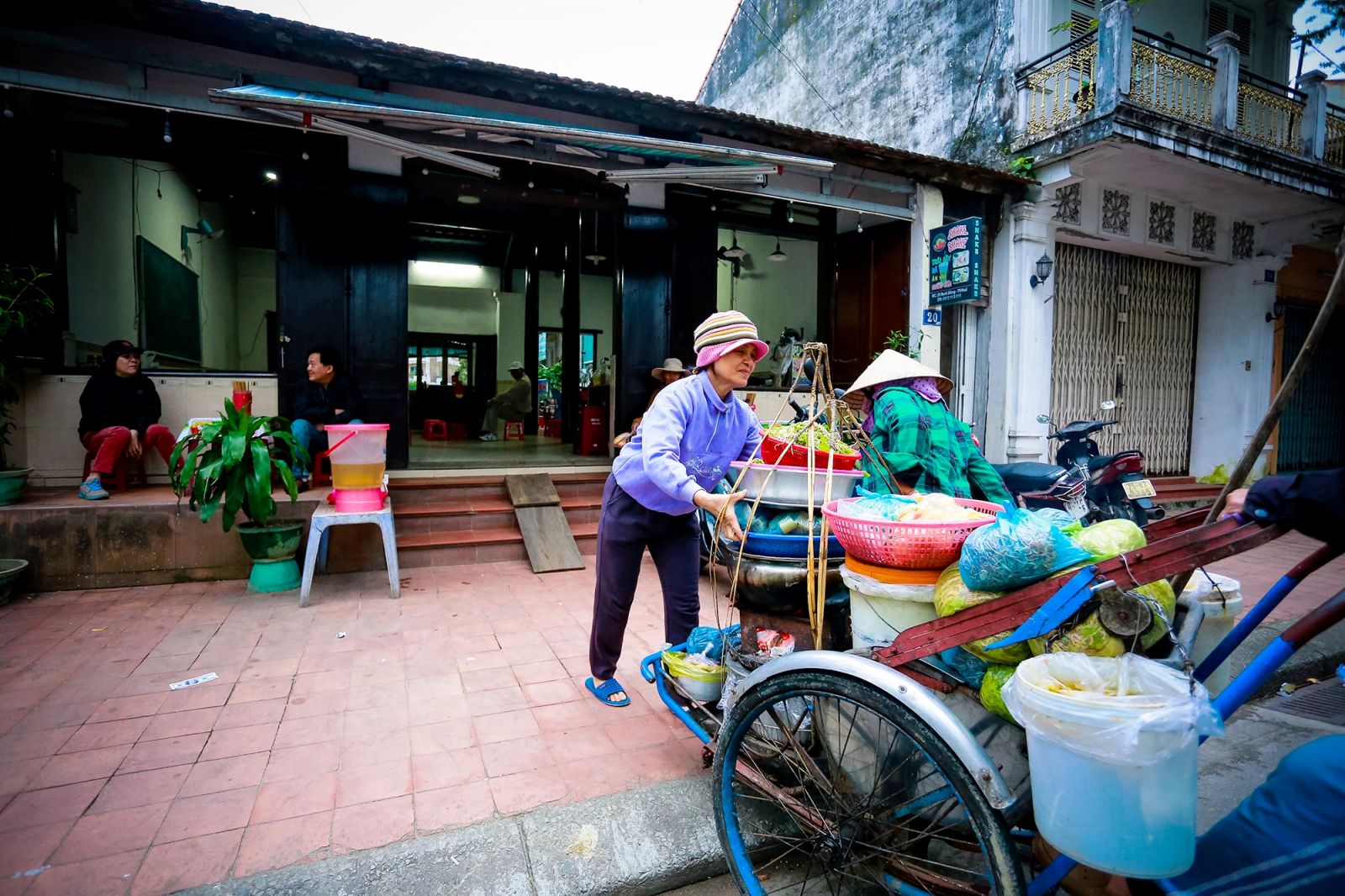 Gánh bún gần 70 năm tuổi
