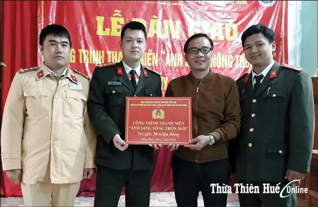 Thắp sáng đường cho người dân lưu thông