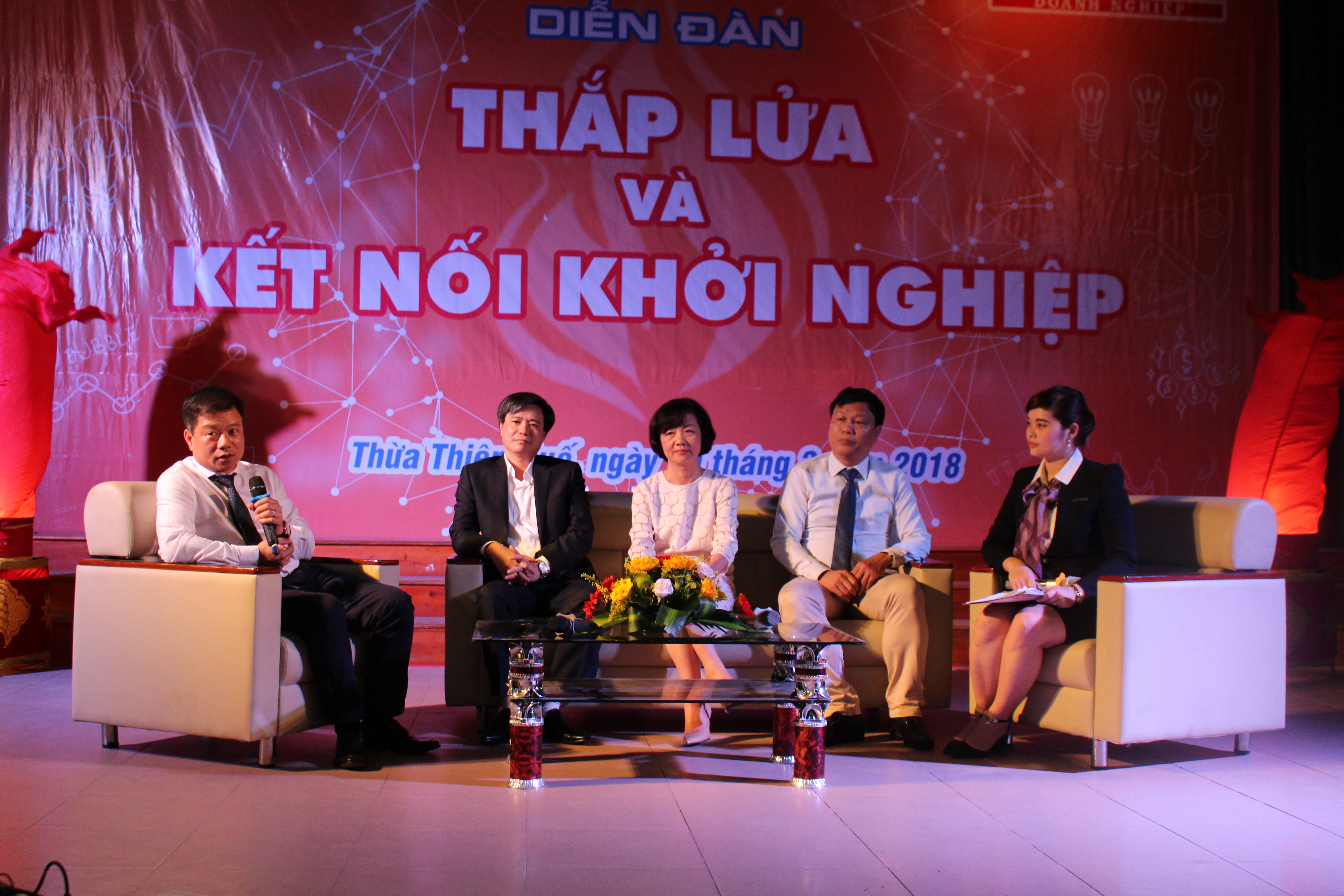 Thắp lửa và kết nối khởi nghiệp cho sinh viên