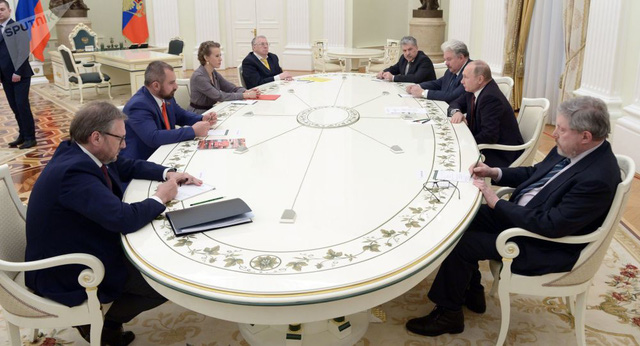 Tiết lộ cuộc họp kín của ông Putin với 7 ứng viên tổng thống ngay sau chiến thắng