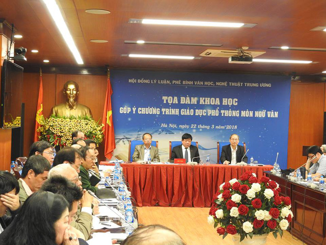 Chương trình môn Ngữ văn mới Nên tháo ra làm lại