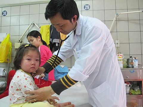 Trẻ mắc sởi tăng 30 , lo ngại năm 2018 sẽ bùng phát dịch theo chu kỳ 4 năm