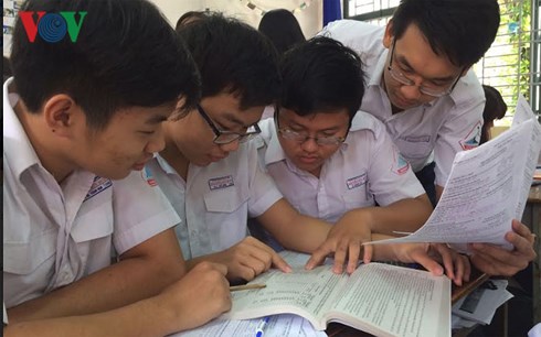 Xét tuyển bằng tổ hợp lạ Cả trường và thí sinh đều thiệt