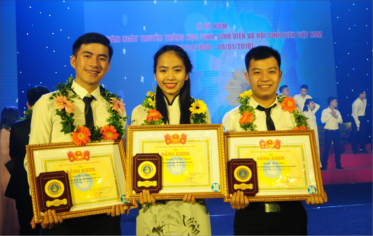 Nữ đảng viên trẻ nhiệt huyết