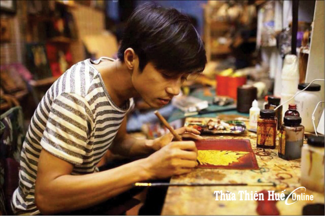 Người trẻ “mê” đồ da Handmade