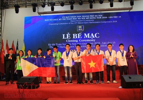 Đội Việt Nam 1 và Philippin vô địch Kỳ thi Toán học Hà Nội mở rộng 2018