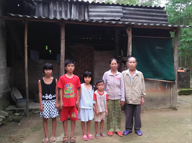 Các cháu cần ăn đủ no để đến trường