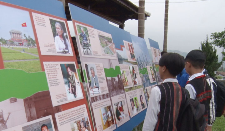 Peripatetic exhibition and propaganda on life and career of Uncle Ho