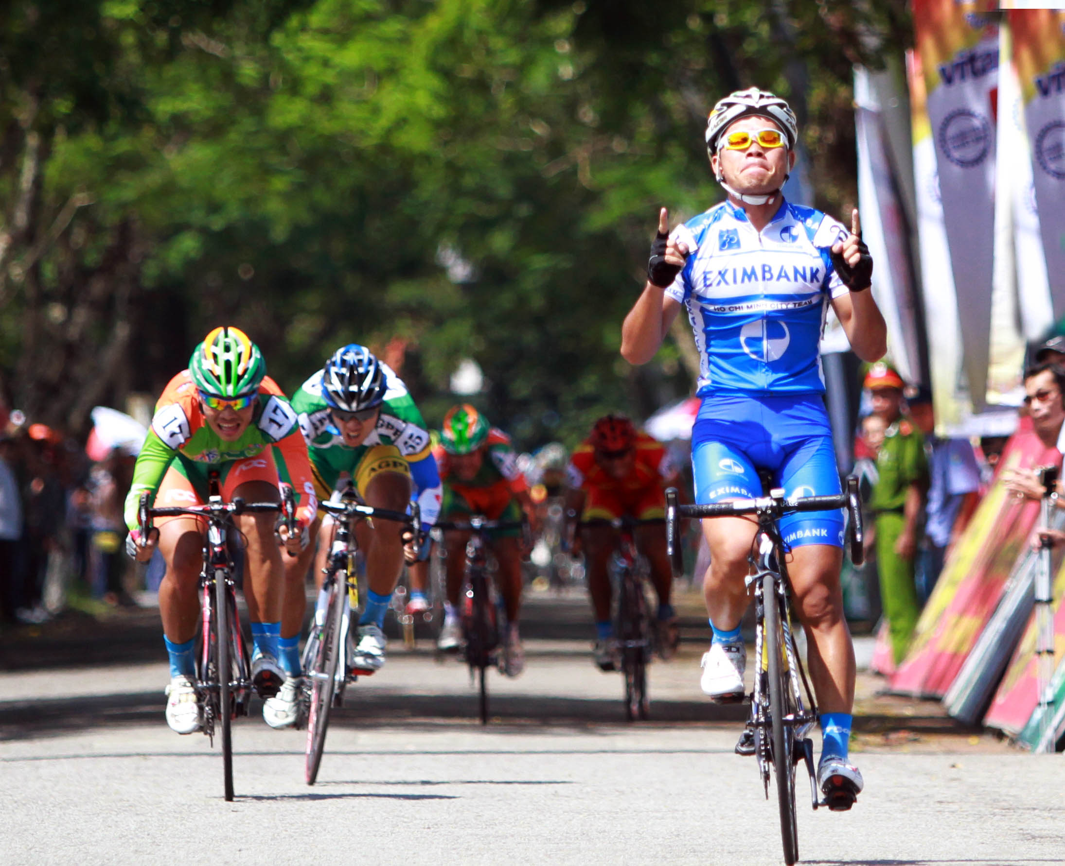 Phân luồng giao thông phục vụ đua xe đạp tranh cúp truyền hình TP Hồ Chí Minh