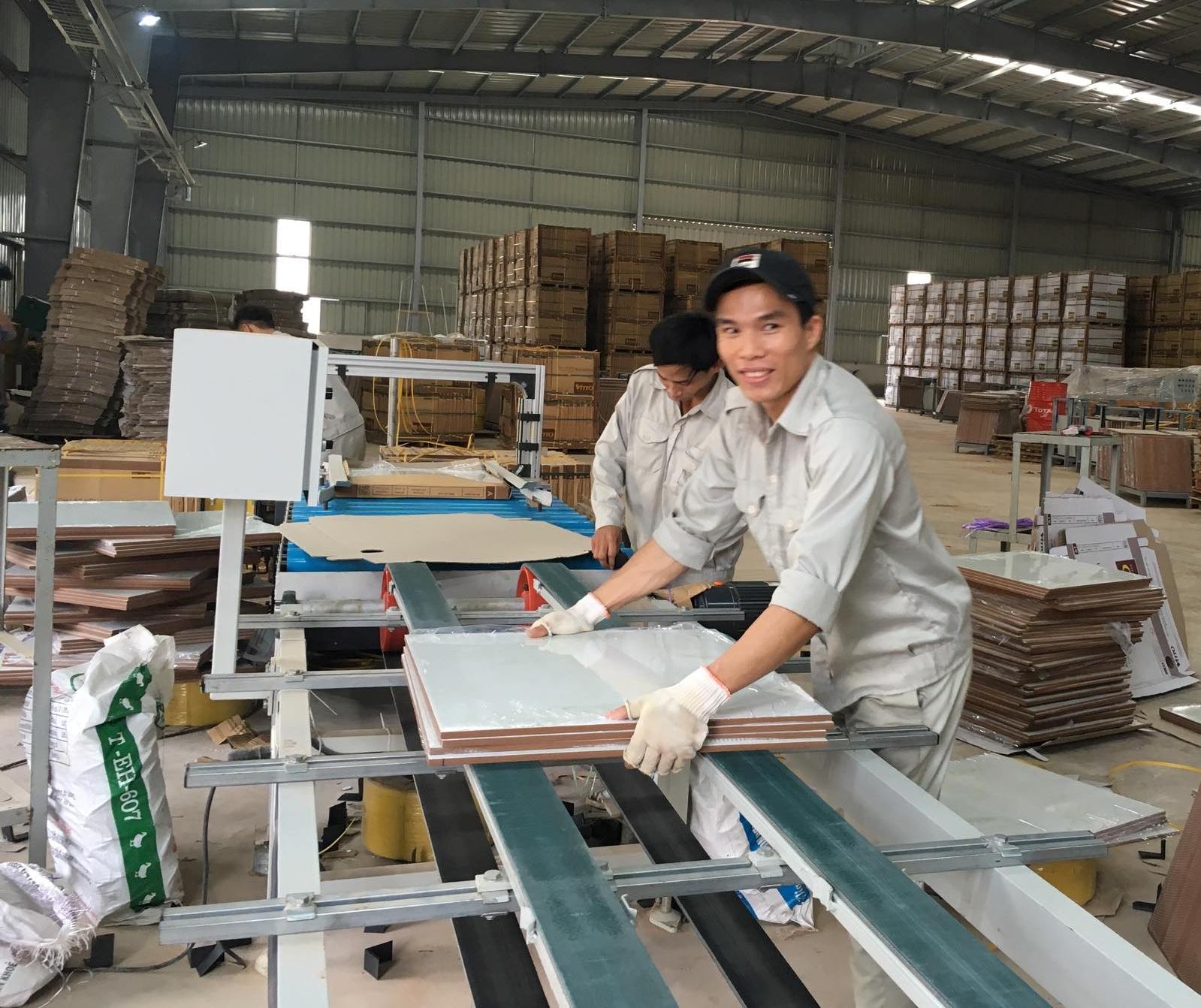 Granting 7 projects with a total investment capital of nearly VND 2,000 billion