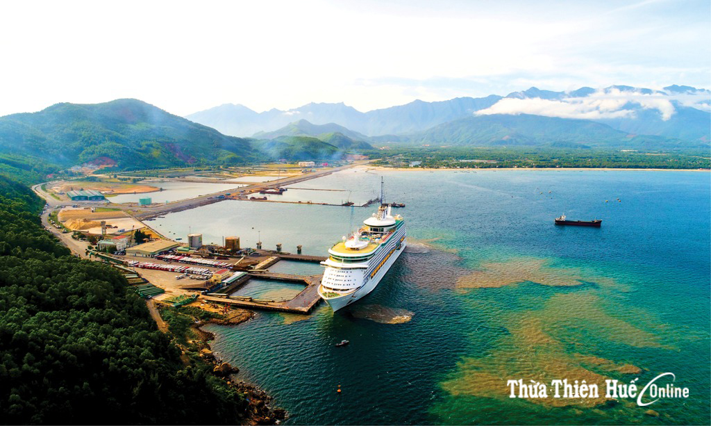 Giảm tải cho cảng Chân Mây