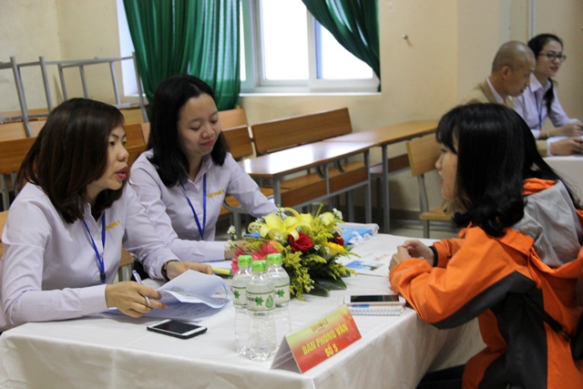 Gần 300 ứng viên tham gia ngày hội tuyển dụng ở Khoa Du lịch