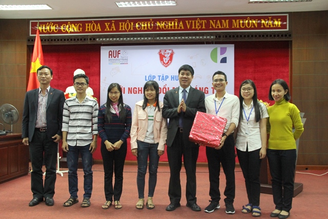 Bế mạc lớp tập huấn khởi nghiệp và đổi mới sáng tạo cho sinh viên