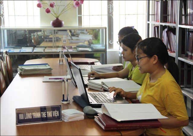 Khi sinh viên lười tự học