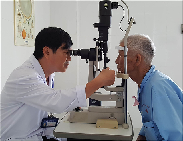 Mắt sáng cho người cao tuổi