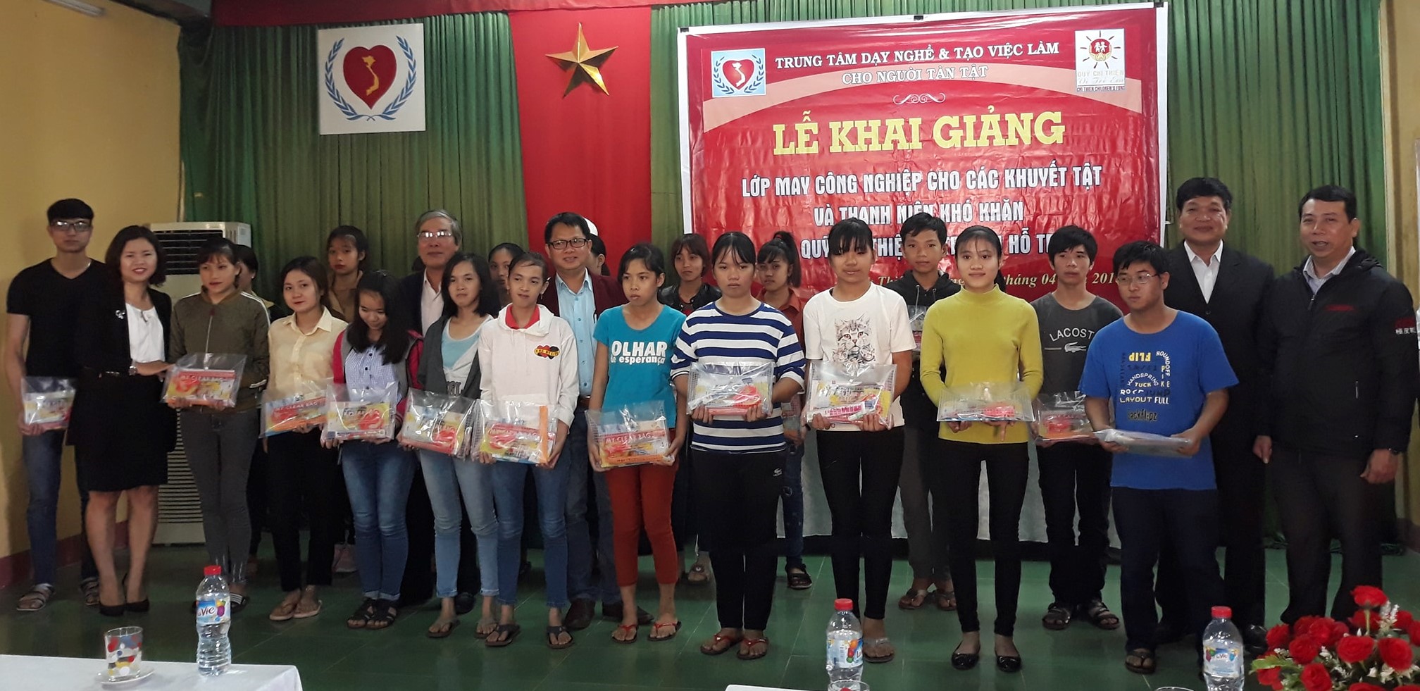 Dạy may công nghiệp miễn phí cho trẻ khuyết tật, thanh niên có hoàn cảnh khó khăn