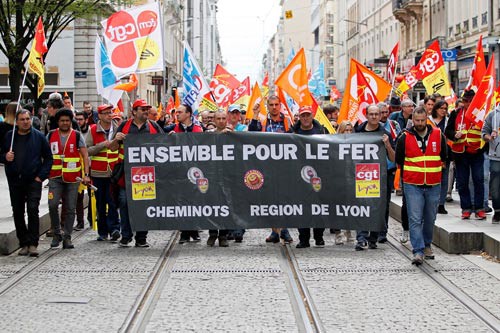 Phép thử lớn đầu tiên của ông Macron